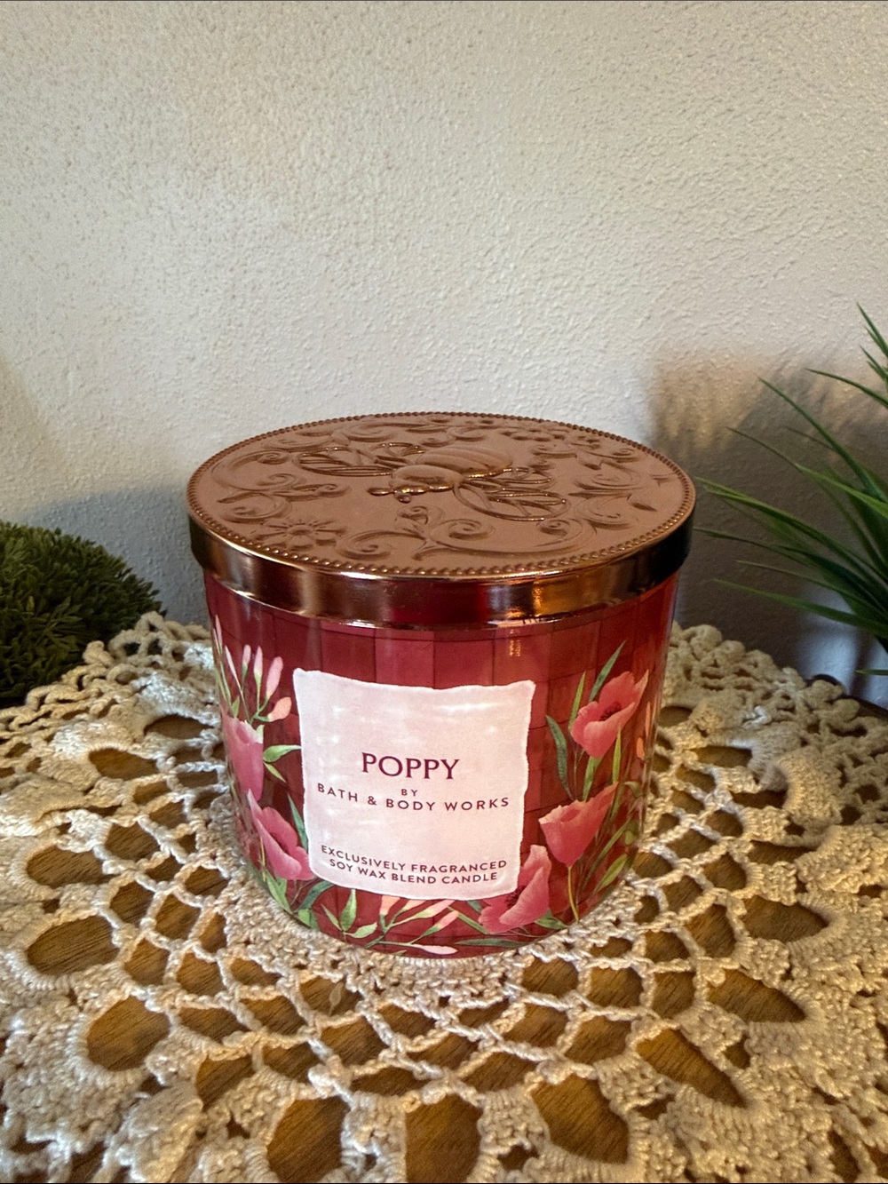 Bath & Body Works Poppy Jar Candle — Red with Gold Lid
